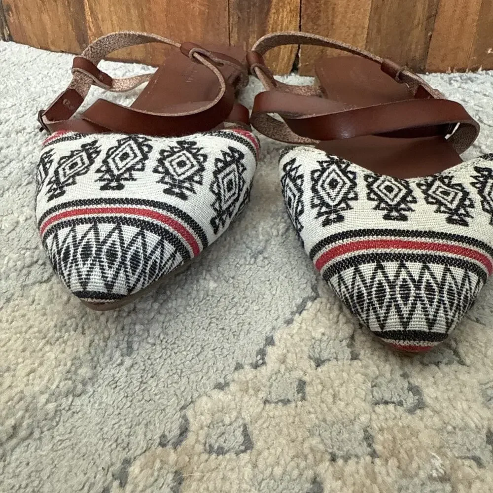 American Eagle Outfitters Fabric Aztec Ballet Flats Sandals Pointed Toe 8.5